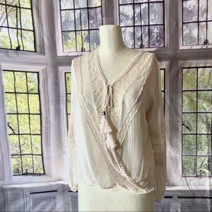 Clover & Scout Off White WrP Top Tases Lace S Small Hi Low Feminine Boho